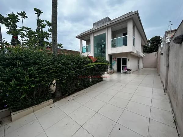 Casa a venda 190mts² de área construida, a 159 metros da praia - Enseada - Guarujá - SP.
