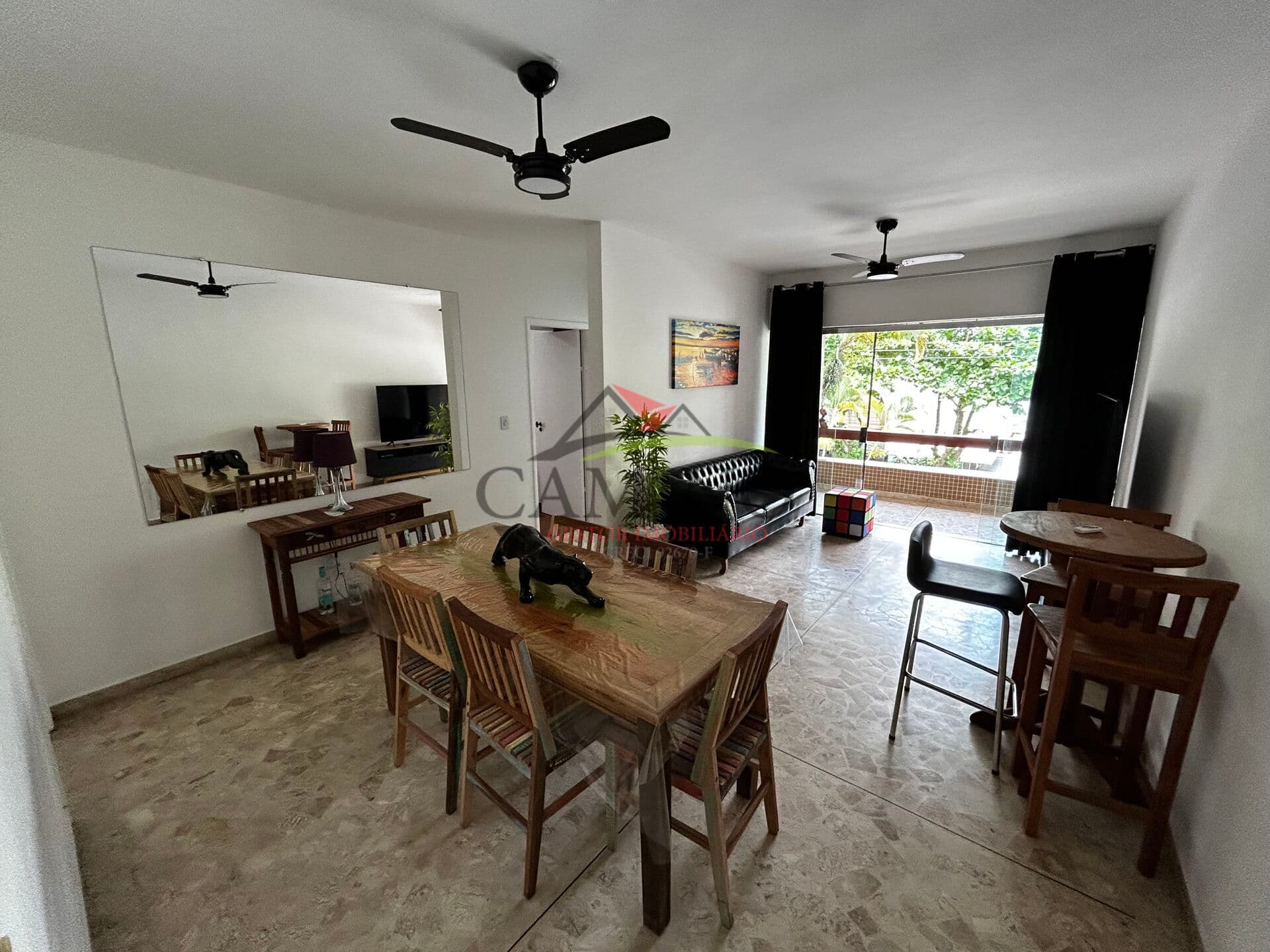 2 DORMS, SALA COM SACADA 2 BANHEIROS, 2 VAGAS, ENSEADA, GUARUJÁ/SP.