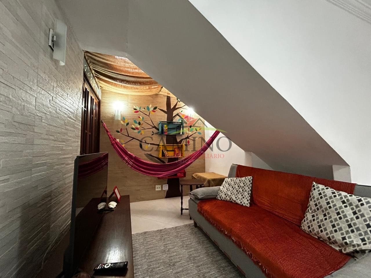 CASA COMPLETA E MOBILIADA 3 dormitórios – Jardim Helena Maria - Guarujá-SP