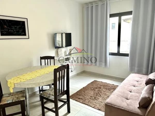 Apartamento 01 dormitório, 55 mts², 01 banheiro, 1 andar, á 50 metros da Praia do Tombo.