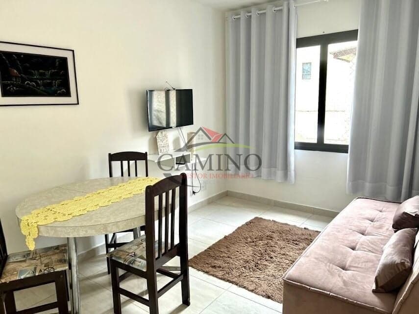 Apartamento 01 dormitório, 55 mts², 01 banheiro, 1 andar, á 50 metros da Praia do Tombo.
