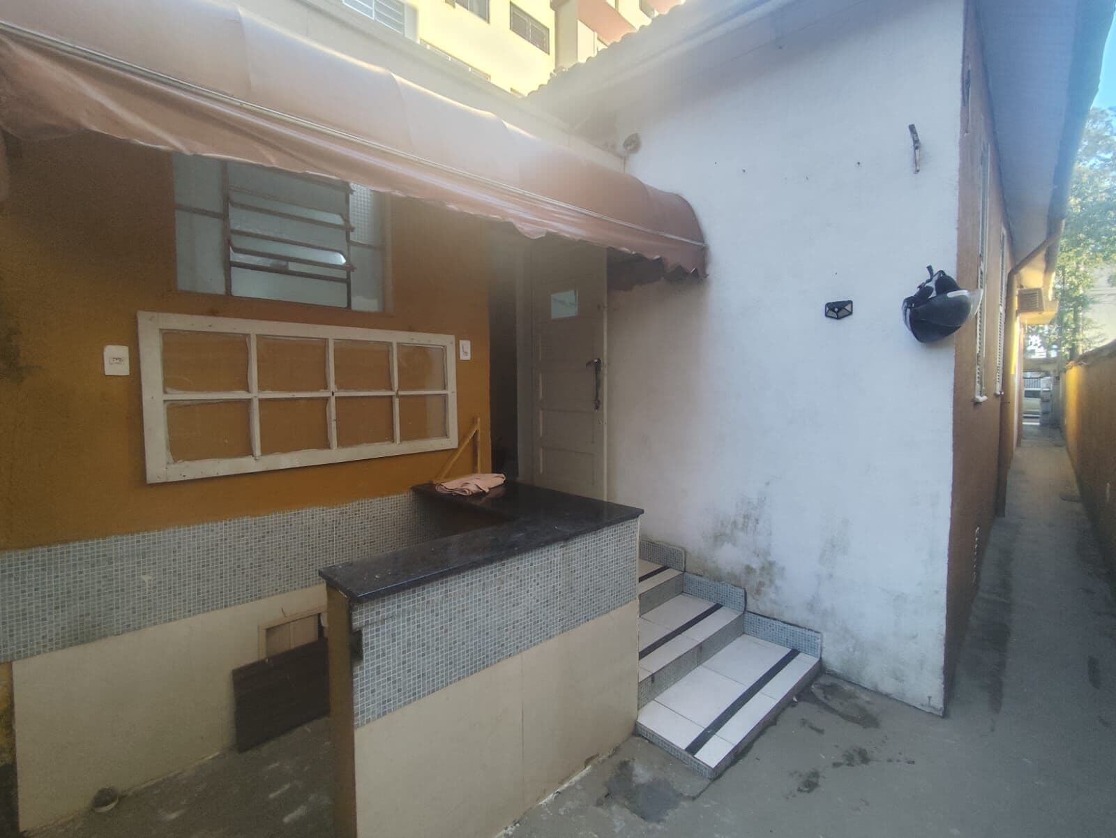 1 Dormitórios, Sala (ou dormitório ), Cozinha ampla com corredor lateral, Banheiro , Aparecida Santos/SP.