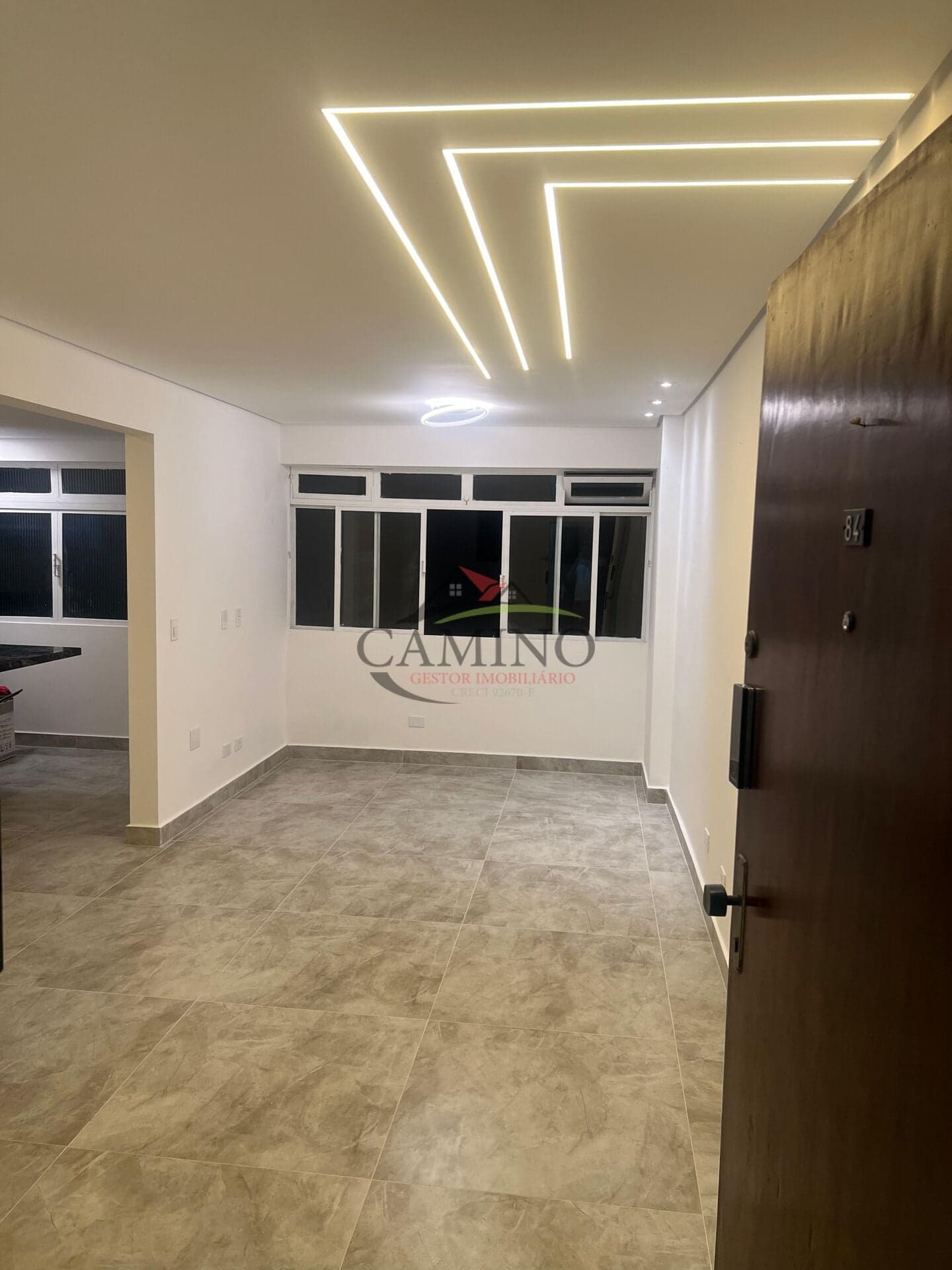 Apartamento COMPLETAMENTE REFORMADO, 01 dormitório, 65 M², na praia das Pitangueiras - Guarujá/SP