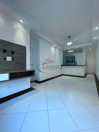 Apartamento de 01 dormitório com 45 m² a venda a 600 metros da praia da Enseada, Guarujá/SP.