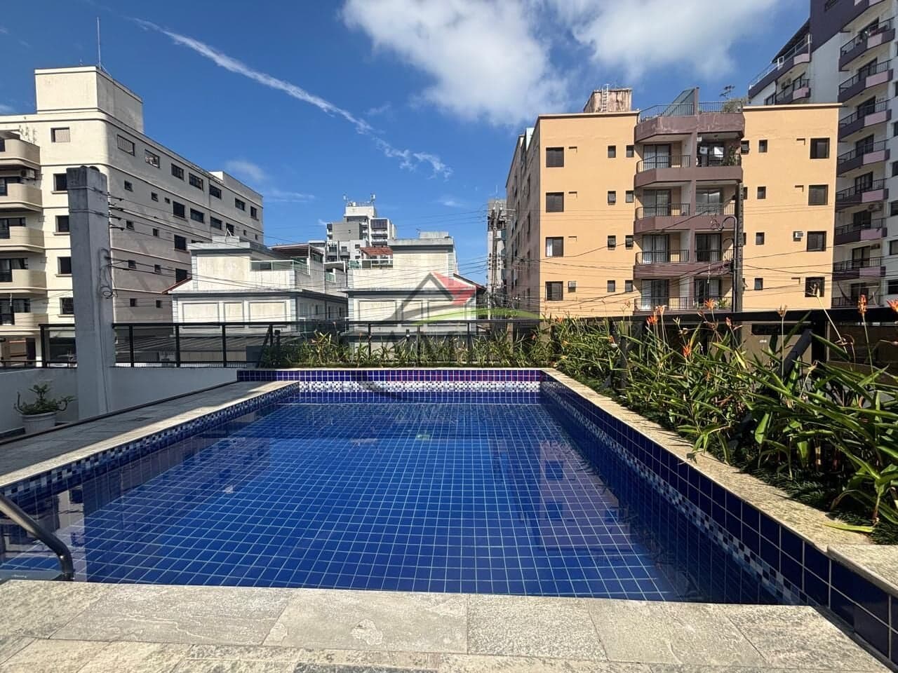 Apartamento de 02 dormitórios (01 Suíte),62 M², Com sacada ampla, próximo à praia dos ASTUÚRIAS - GUARUJÁ/SP