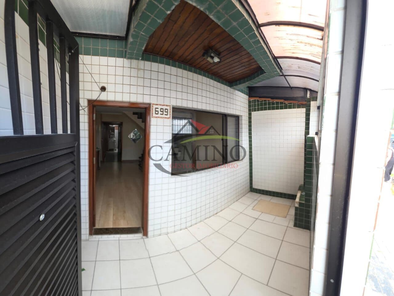 Sobrado Geminado à Venda – Próximo à Av. Adhemar de Barros – Guarujá/SP