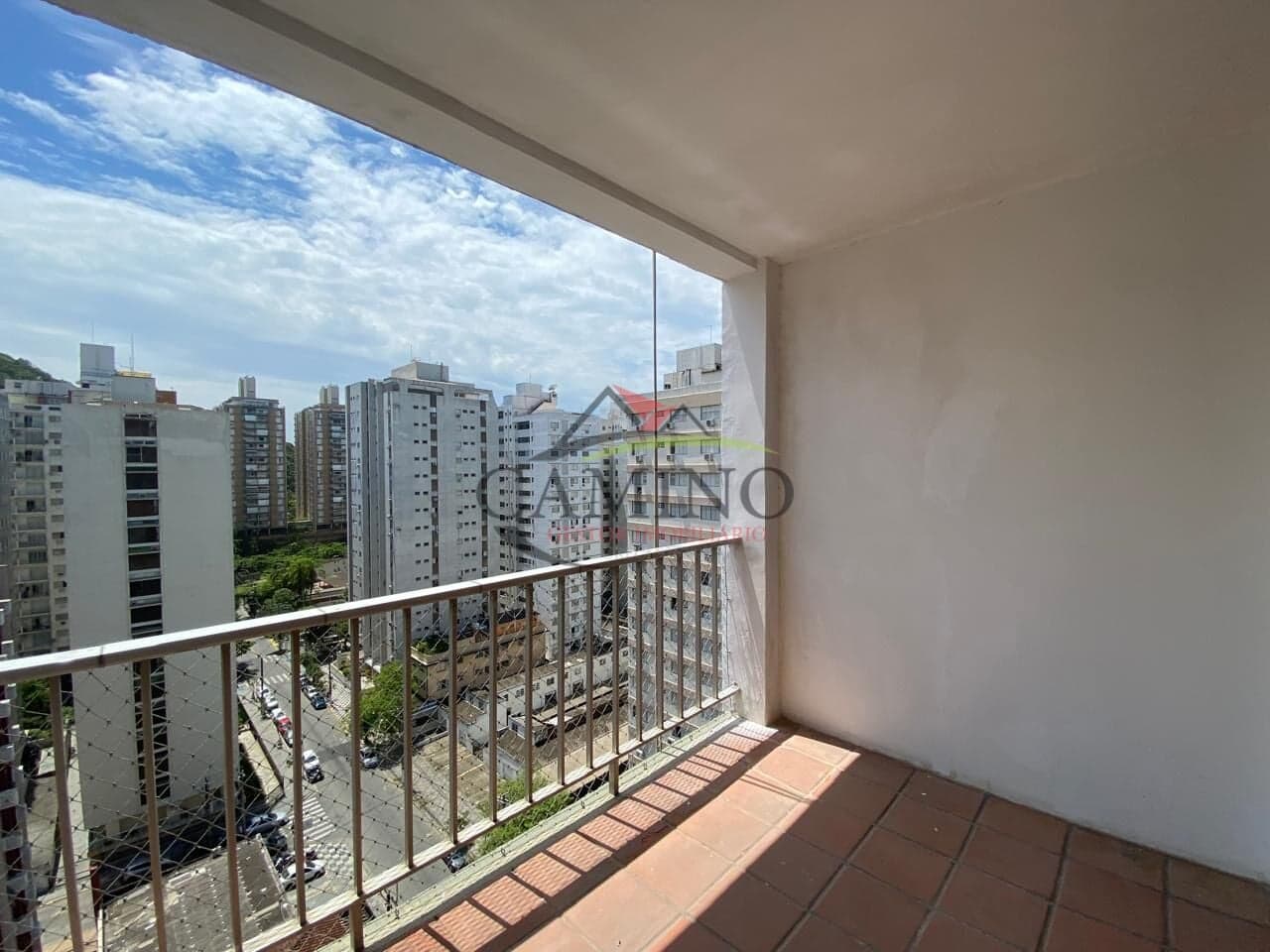Apartamento Padrão à venda com 02 Dormitórios 02 vagas de Garagem na Praia das Pitangueiras- Guarujá-SP