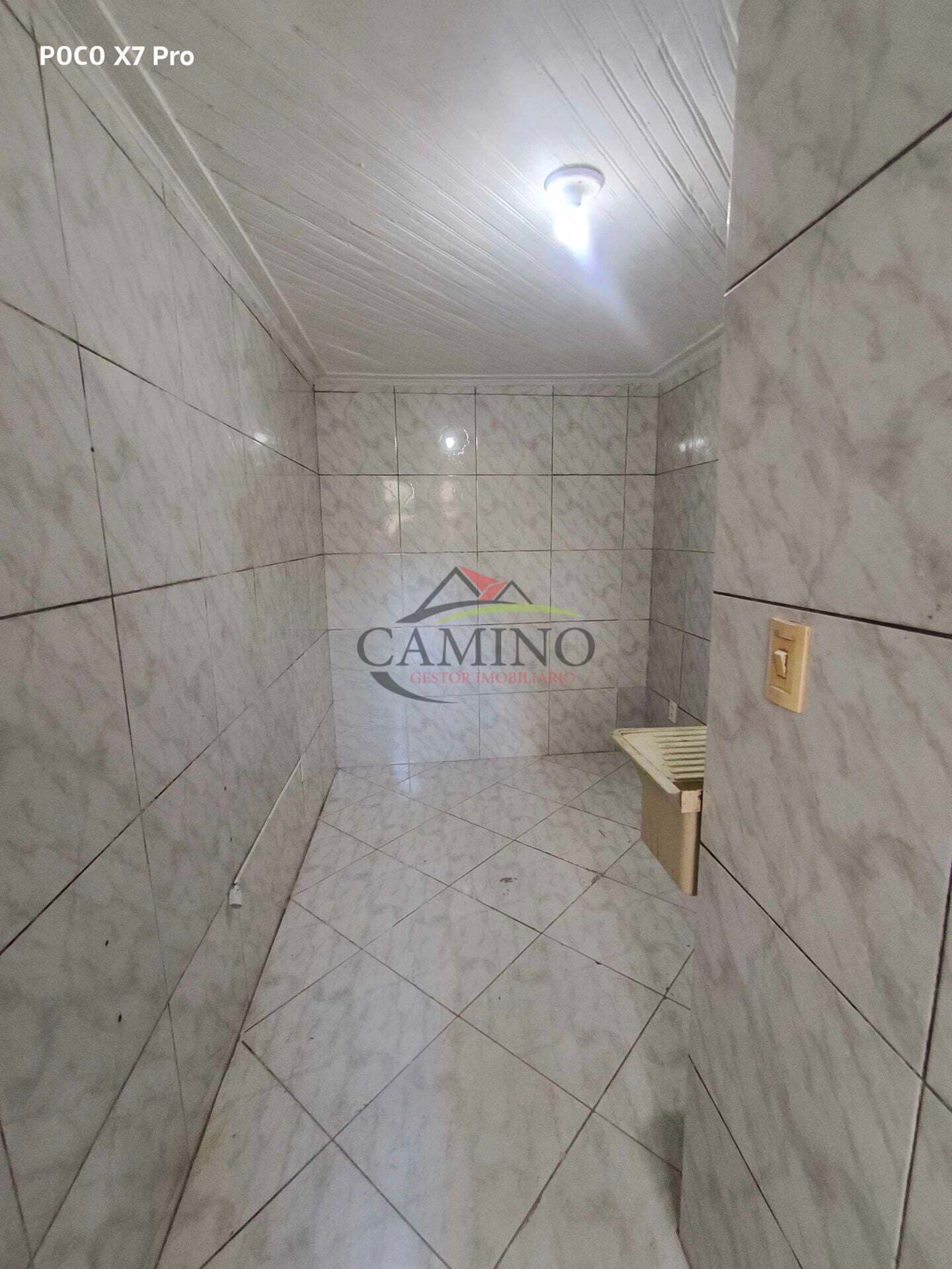 1 Dormitório, Banheiro garagem MOTO COBERTA - Ótima Localização Santos - Praça Aparecida