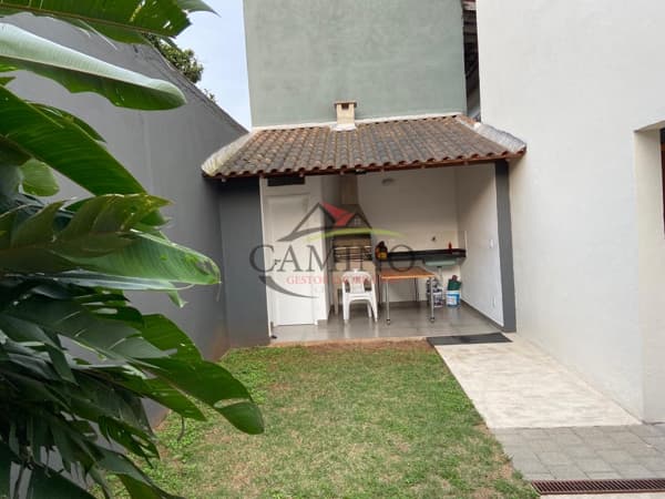 Triplex de 02 Suítes, com ótima localização no Jardim Helena Maria - Guarujá