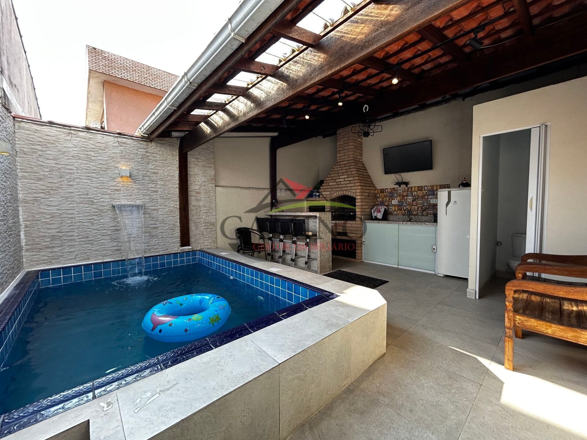 Casa Astúrias com piscina e churrasqueira