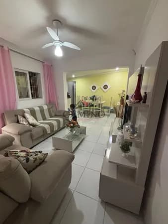 Casa à venda com 2 dormitórios (1 suíte) | Área gourmet | Próximo à Brunella – Guarujá/SP