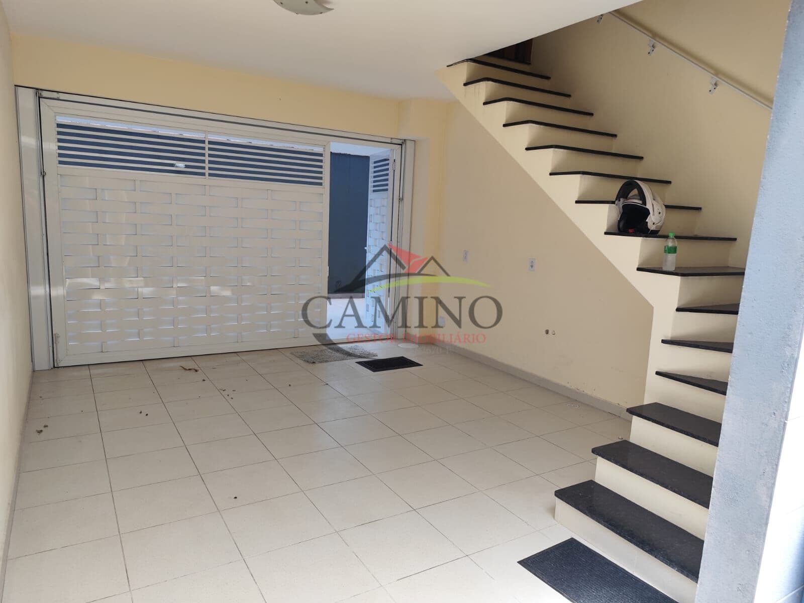 Sobrado Triplex 2 Dormitórios - ótima localização - Vicente de Carvalho/Guarujá