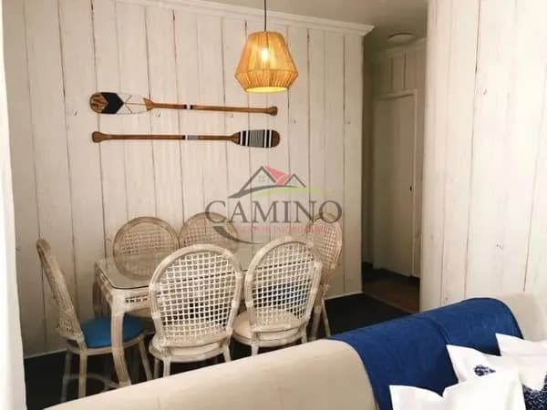 Apartamento à venda com 02 dormitórios, 60 m² próximo à praia da Enseda, Guarujá/SP.