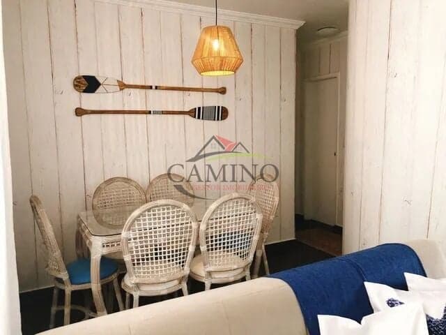 Apartamento à venda com 02 dormitórios, 60 m² próximo à praia da Enseda, Guarujá/SP.