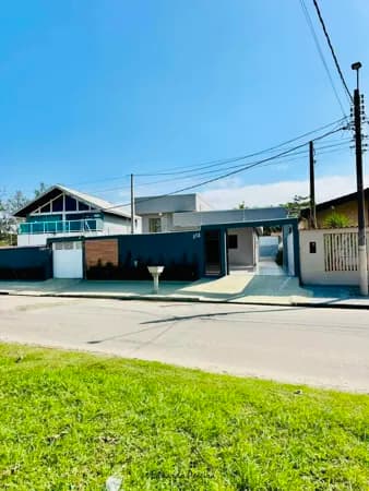 🌊🏡 OPORTUNIDADE EXCLUSIVA – CASA FRENTE MAR NO BOPIRANGA EM ITANHAÉM! 🌴