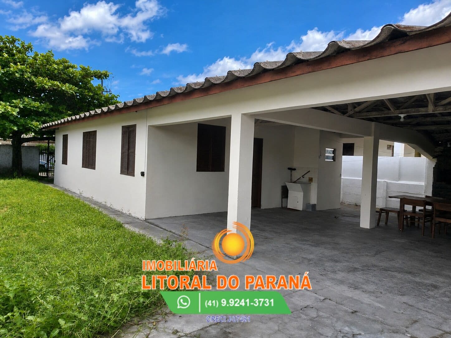 Casa Padrão com 3 quartos sendo 1 suíte