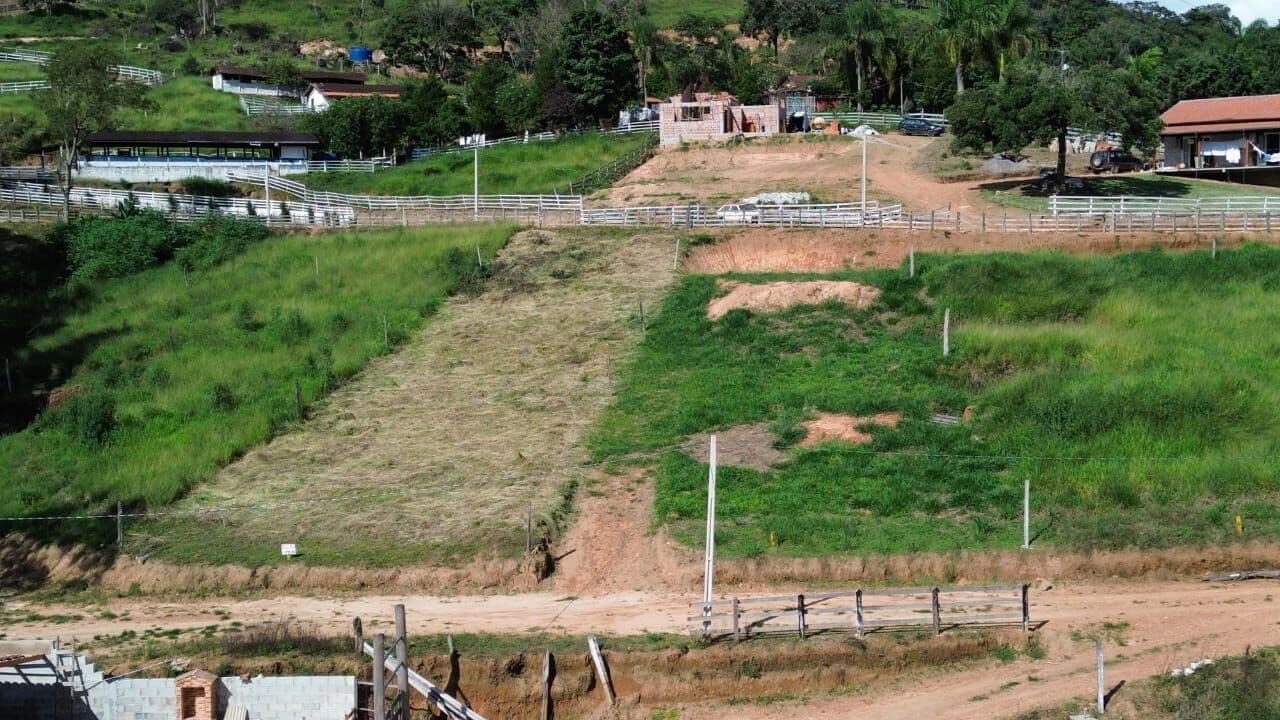 Terreno no Restaurante Fogão de Lenha 2
