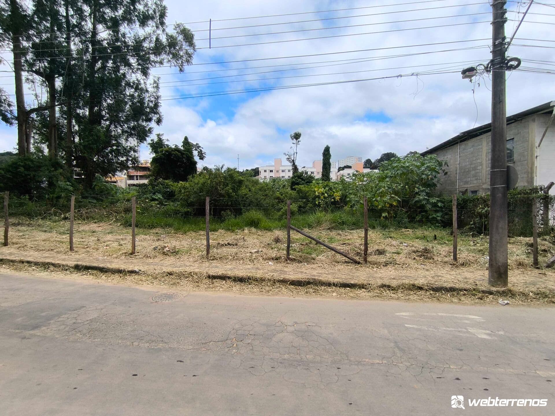 Terreno á venda plano com 1900m² no bairro São Geraldo - Juiz de Fora - MG