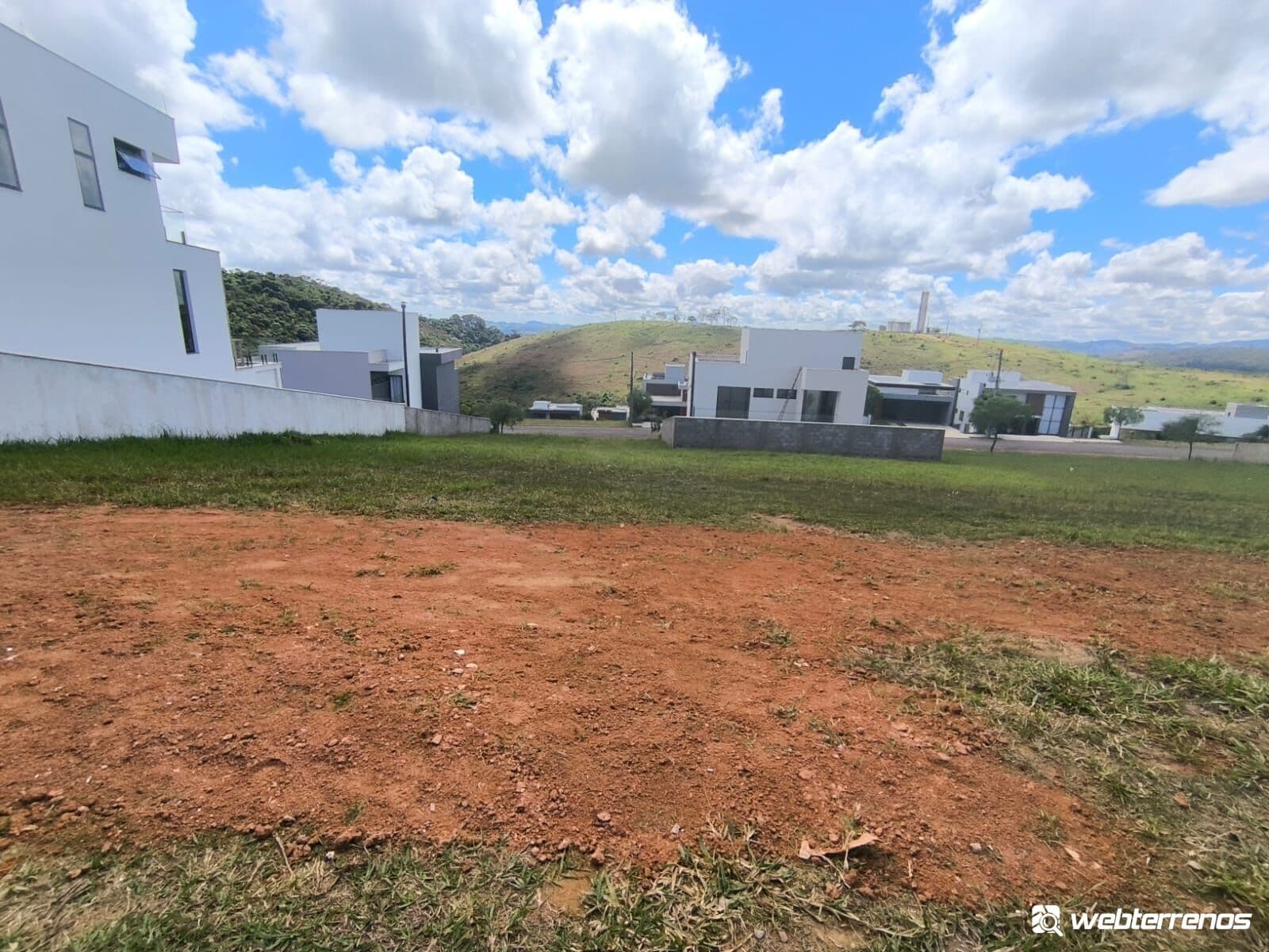 Lote com 452 m² no condomínio Alphaville, Juiz de Fora - MG