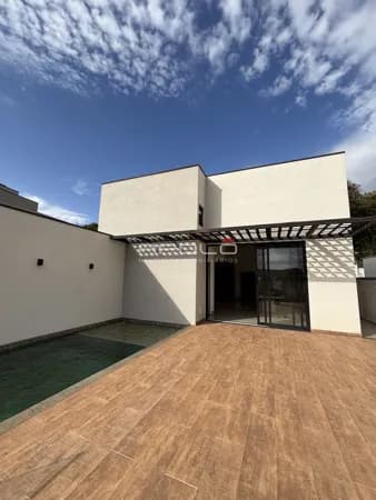 Casa em Bragança Paulista - Condomínio Vale das Águas
