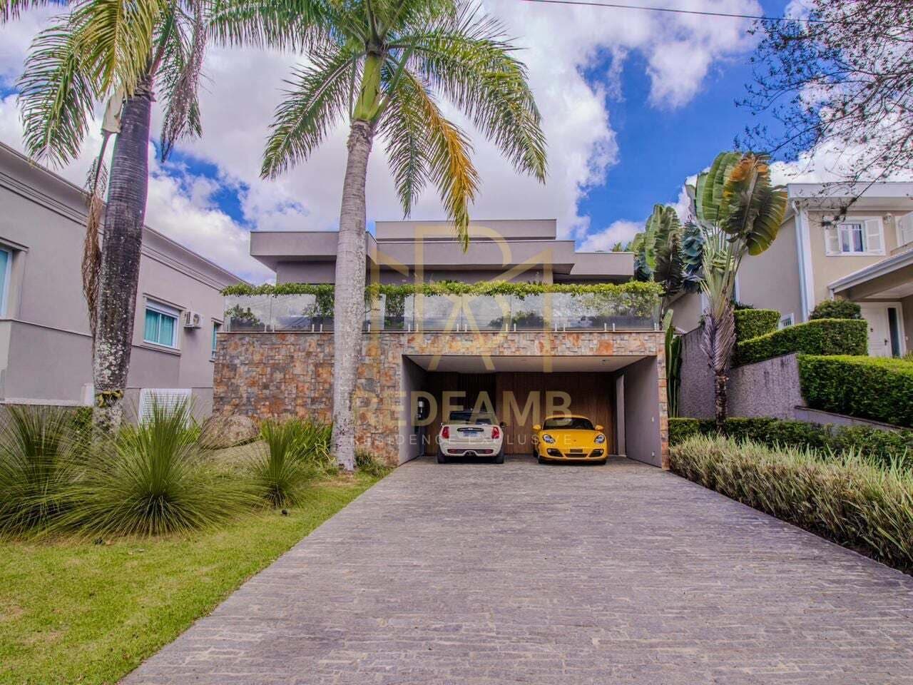 Linda Casa Mobiliada e Decorada disponível para Venda no Residencial Melville.