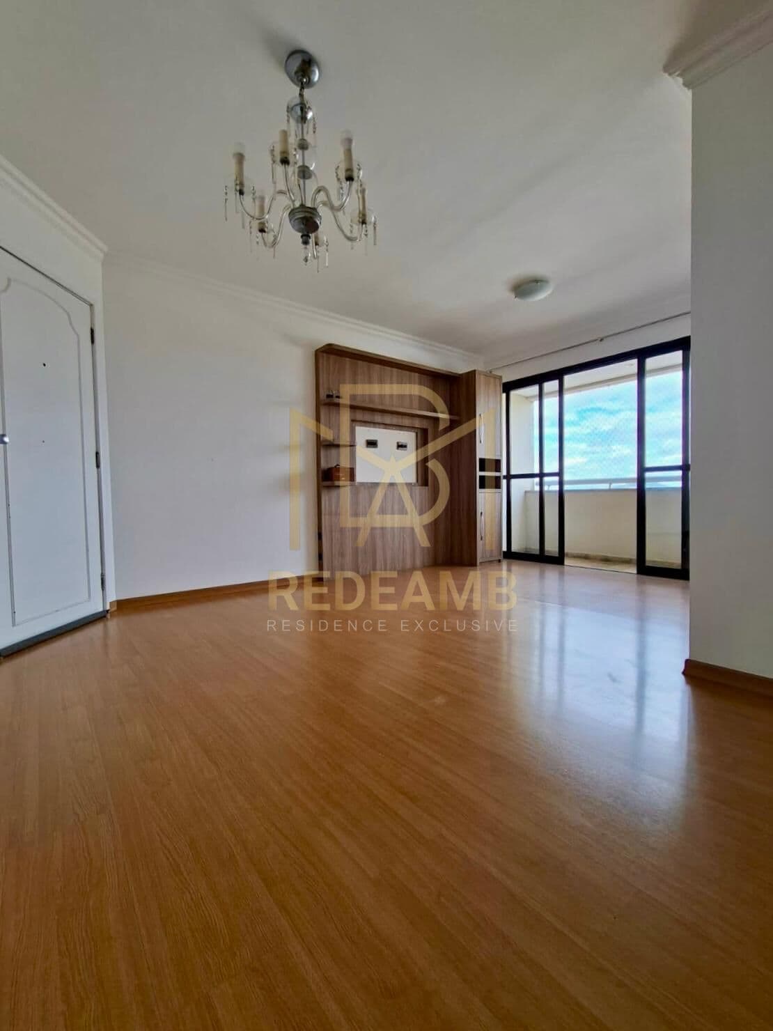 Apartamento a Venda com 90m², 03 dormitórios sendo 01 suíte no Edifício Village em Alphaville - Barueri-SP
