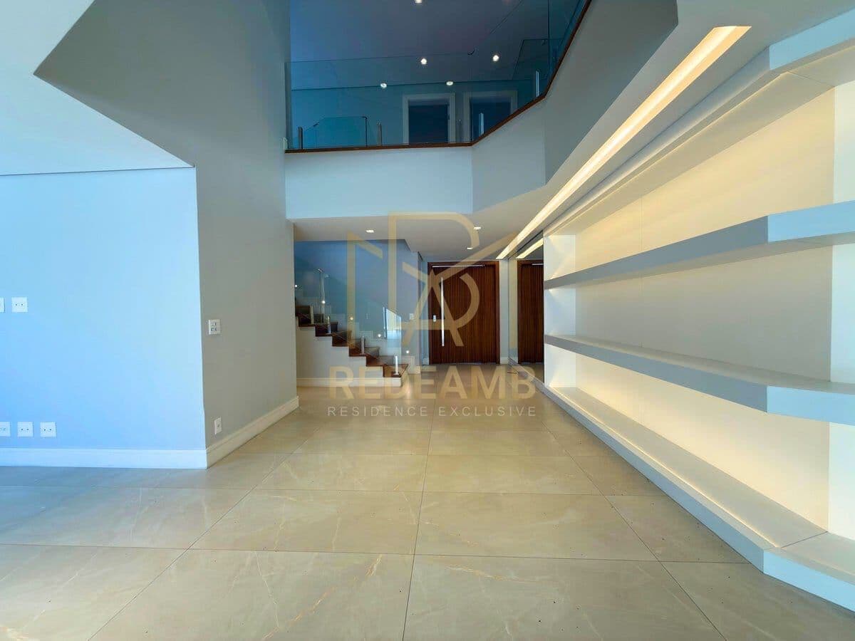Casa para Alugar no Alphaville 0 com 550m2, 4 suítes, Área Gourmet em Barueri/SP