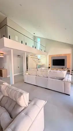 Linda Casa para Locação Mobiliada com 3 Suítes no Condomínio Residencial 4 em Alphaville - Santana de. Parnaíba