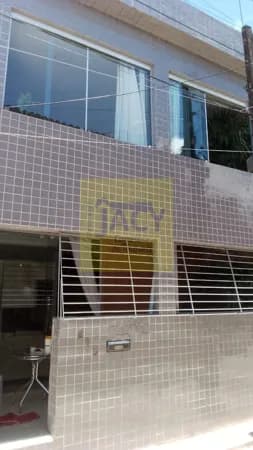 Casa em Jardim Atlântico Olinda, 2qts,2 wcs, varanda, lajeada, no porcelanato