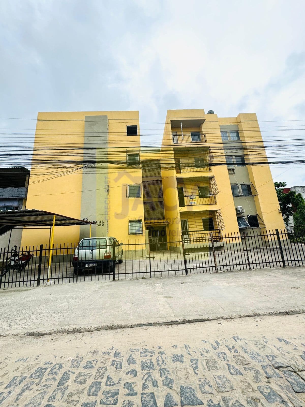 Apartamento em Casa Caiada Olinda 3qts, 1st, 1 vg, varanda, ac. financiamento