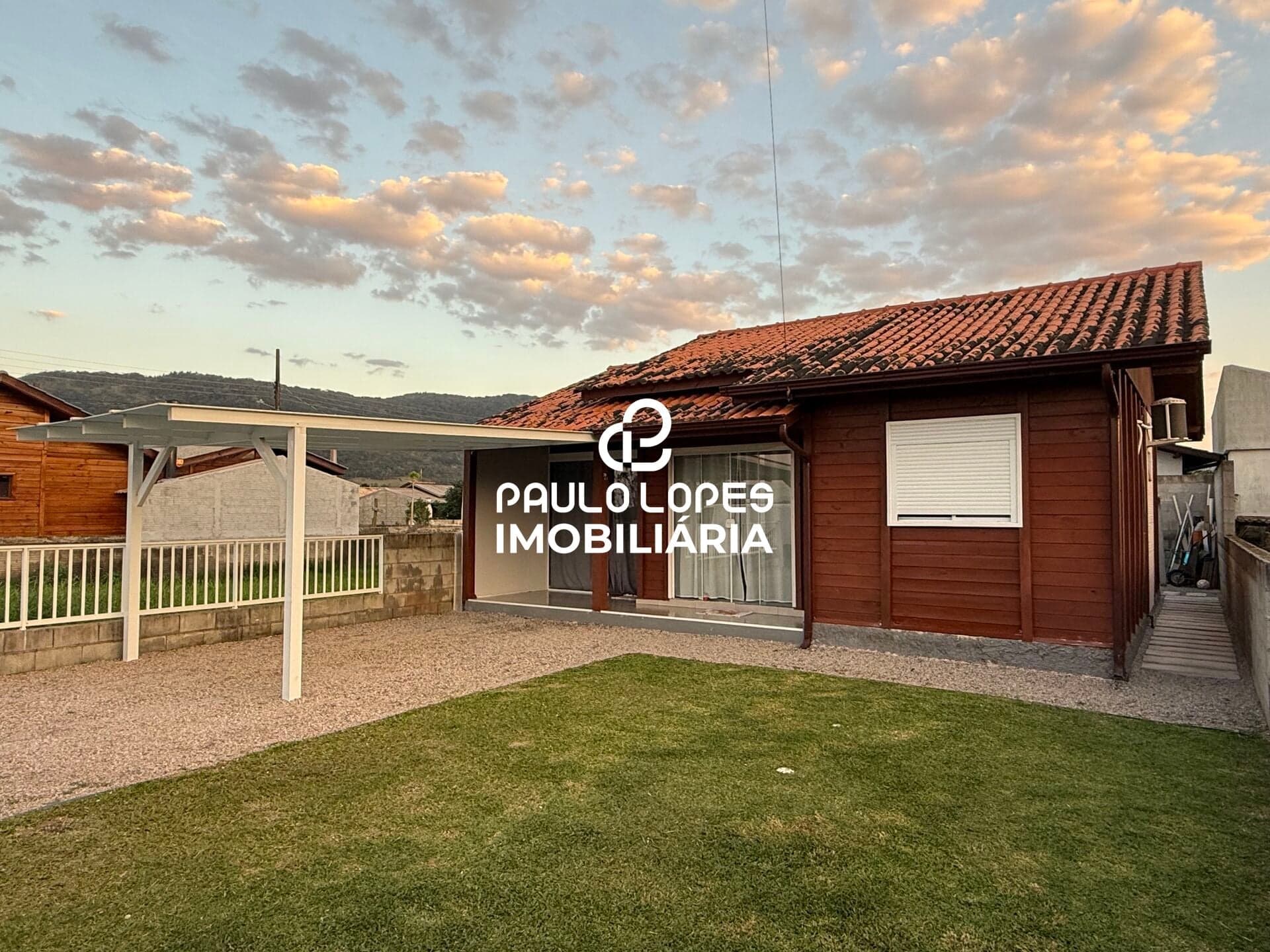 Casa 2 Quartos com Garagem e Amplo Pátio e Área Churraqueira – Paulo Lopes/SC