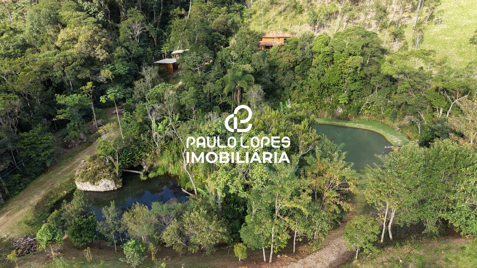 PARAISO - Sitio 13mil m² c/ Casa, Açudes, Garagens. PRONTO. - Terreno