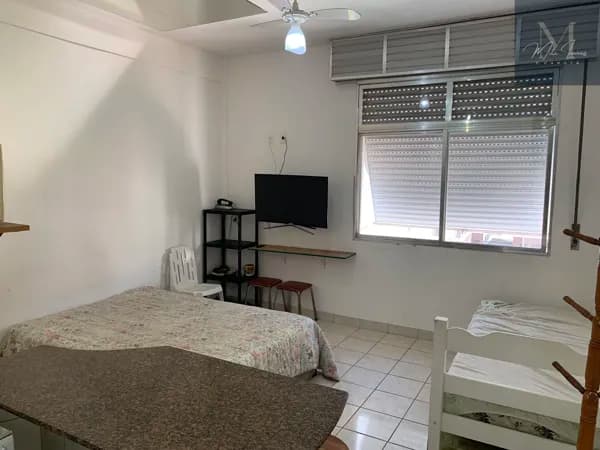 KITNET Reformada. Ao lado da praia e próximo do Centro.