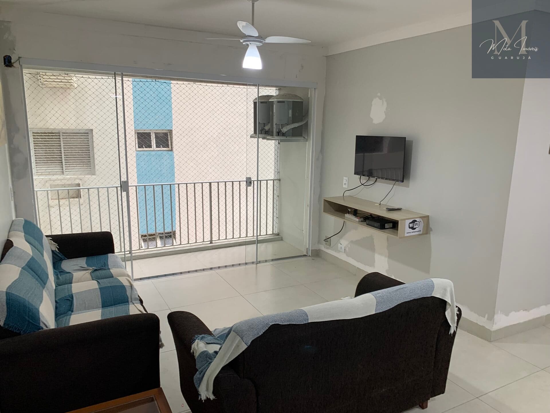 01 quadra da praia. Região Nobre e tranquila. Reformado. Climatizado. 02 Dormitórios. 01 suíte. Dependência. 01 vaga na garagem.Apartamento Padrão