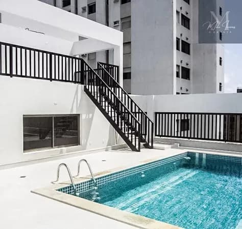 Cobertura Duplex com Piscina grande de Frente ao Mar. Reformado. 04 Dormitórios. 02 Suítes. 03 vagas