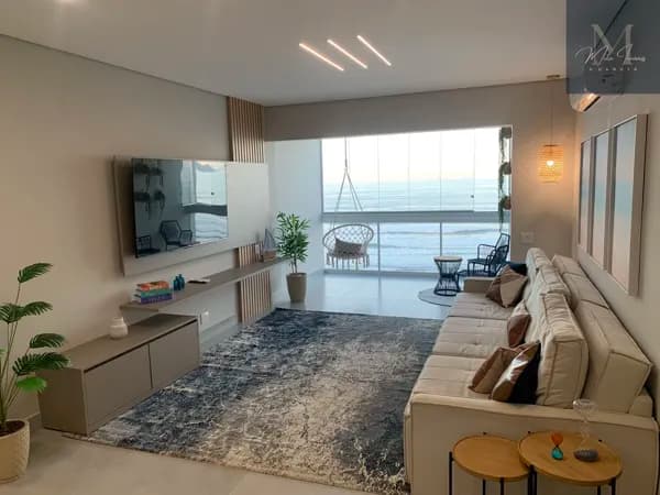 Linda vista para o Mar. Finamente reformado. Com 180m2 útil. 03 Suítes. Móveis e armários planejados. Climatizado. 01 garagem