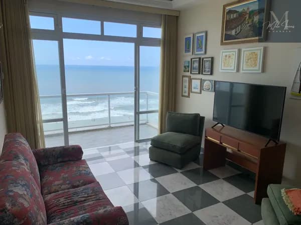 Frente ao Mar. Sacada com vista panorâmica. Reformado. 02 Dormitórios. 01 Suíte. 02 banheiros. 01 vaga de garagem.