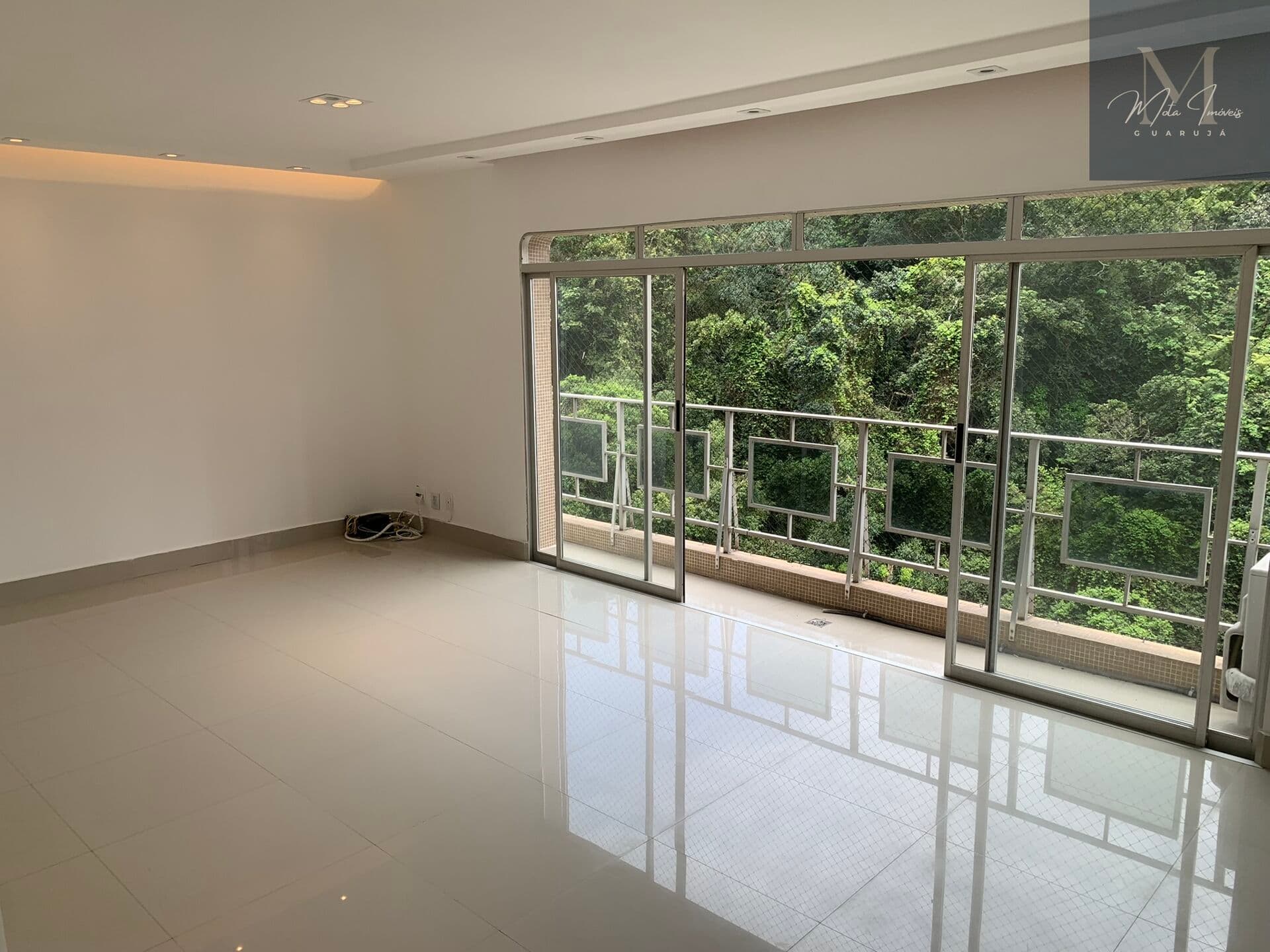 Região nobre e tranquila da Barra Funda. Lazer Completo. Reformado. Com 149m2 útil. 03 Suítes. Climatizado. 02 vagas.