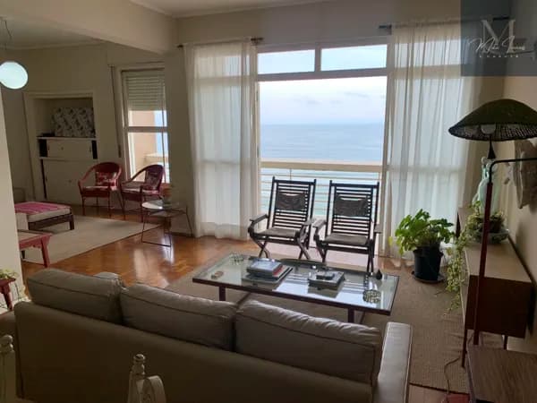 Frente ao Mar. Linda vista. Com 140m2 útil. 03 dormitórios. 01 suíte. 03 banheiros. 01 vaga privativa.