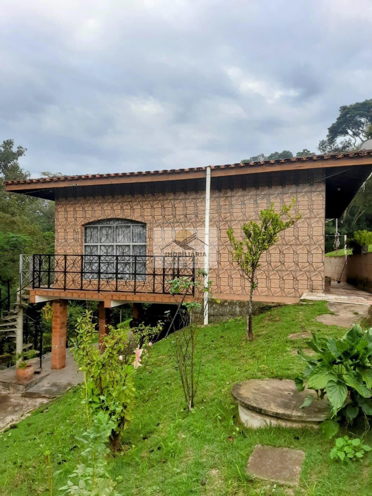 CHACARA 1900 M² / 2 DORM/ POMAR /POÇO /COND. AQUARIUS - ARAÇOIABA DA SERRA /S.P.