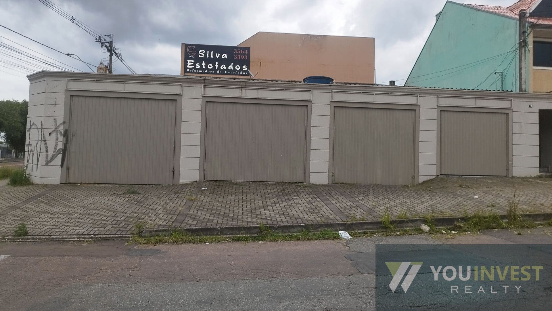 Imóvel misto Residencial / Comercial - 4 lojas e 2 aptos - Bairro Sitio Cercado