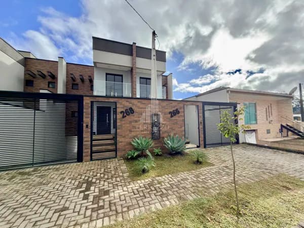 Sobrado Tríplex à Venda | Modernidade, Espaço e Excelente Acabamento- São Pedro- São José dos Pinhais-PR