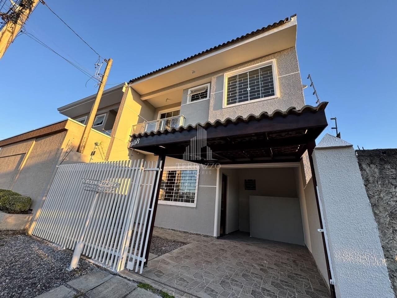 Sobrado semimobiliado com 2 quartos, sacada e vaga coberta no Jardim Cruzeiro – São José dos Pinhais-PR