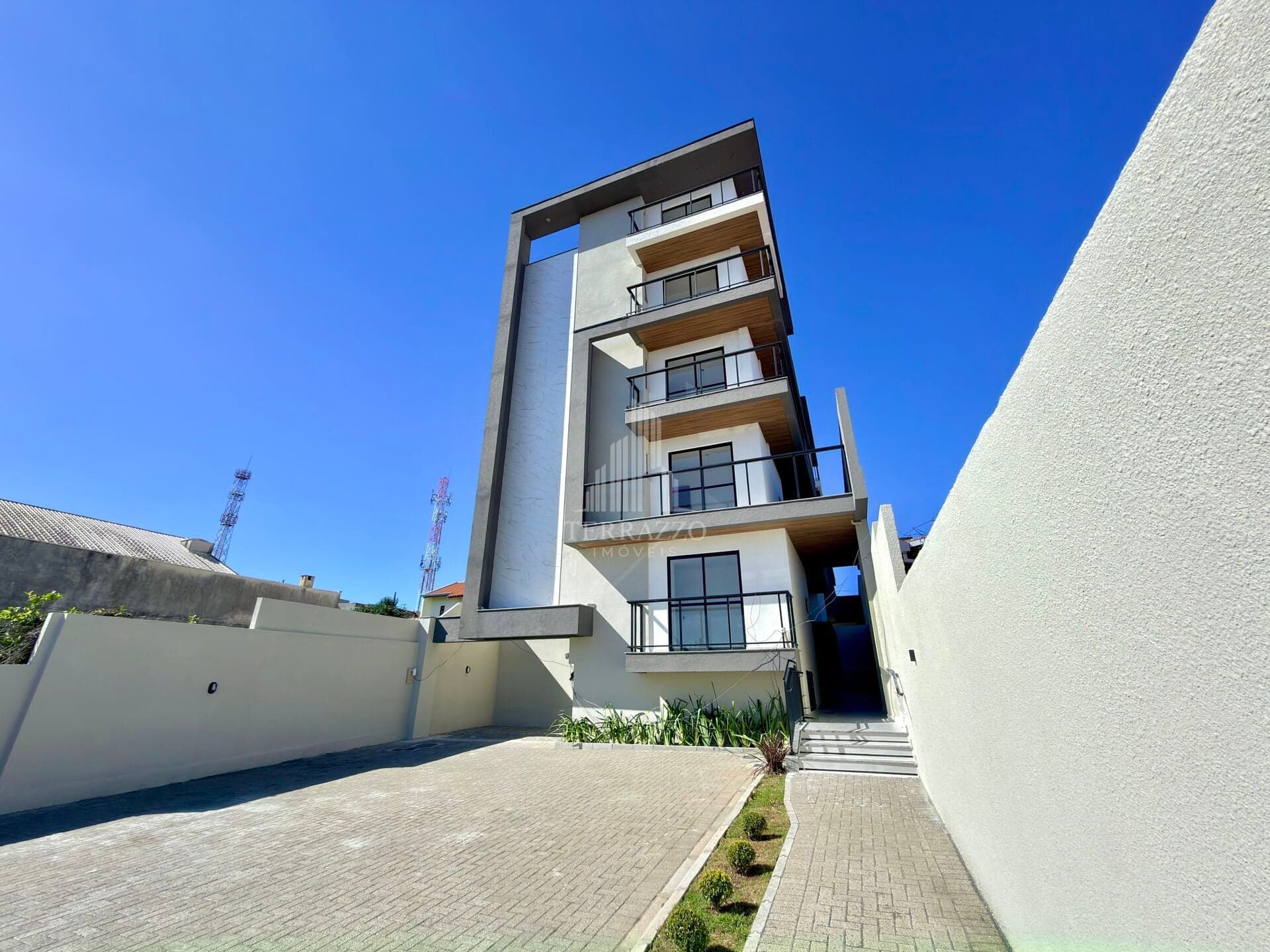 Apartamento Cobertura Duplex com amplo terraço - São José dos Pinhais- PR