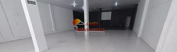 Galpão com 300m²