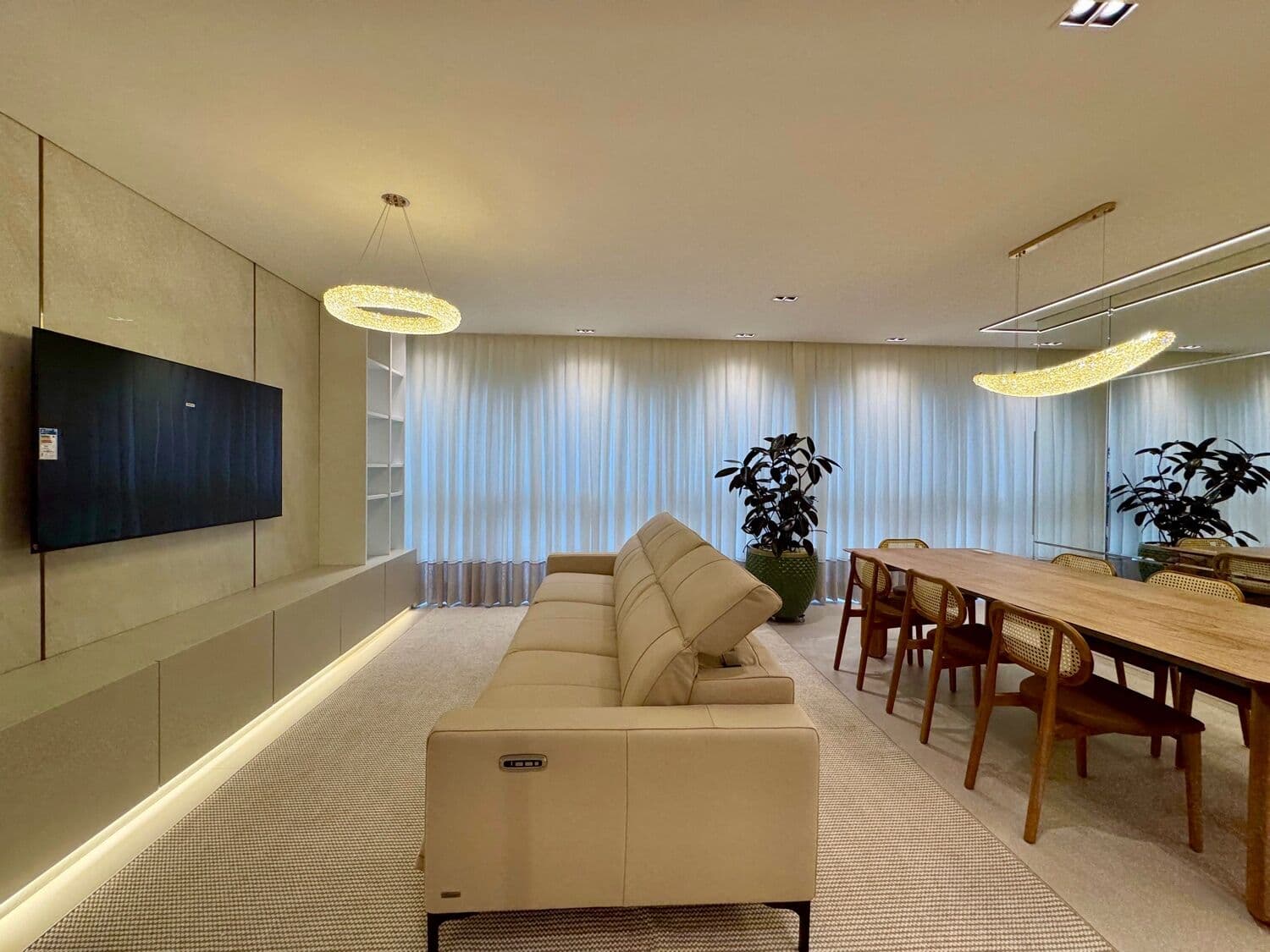 Apartamento no Edifício Rua Marechal Floriano, 31 - Pronto para morar - Novo e mobiliado com 03 suítes