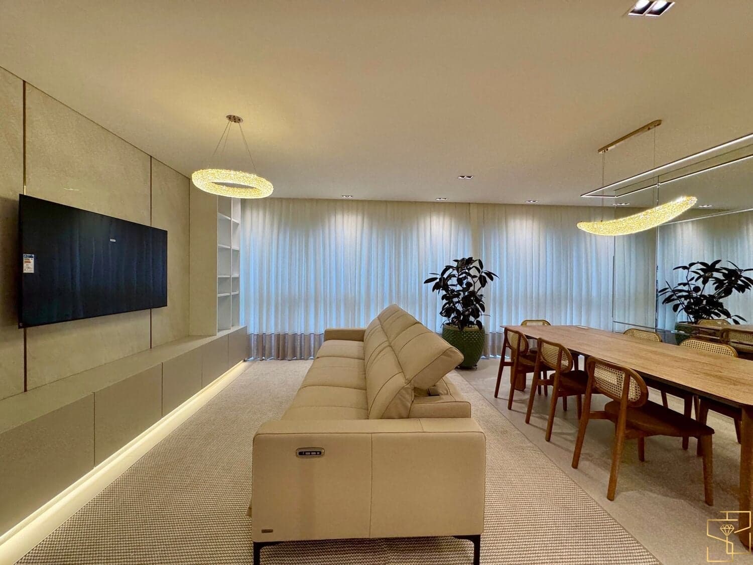 Apartamento no Edifício Rua Marechal Floriano, 31 - Pronto para morar - Novo e mobiliado com 03 suítes