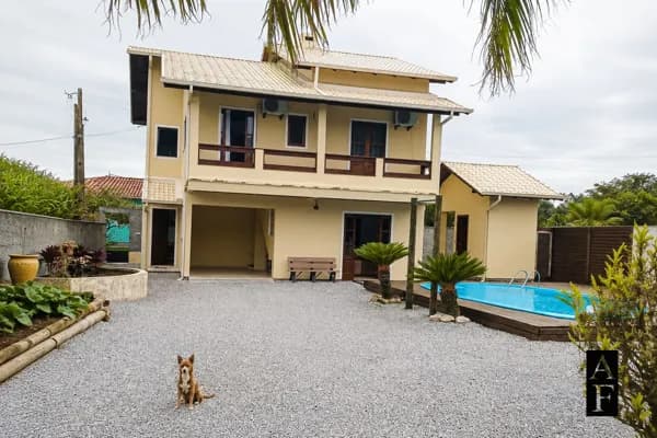 Casa em Paulo Lopes - Centro