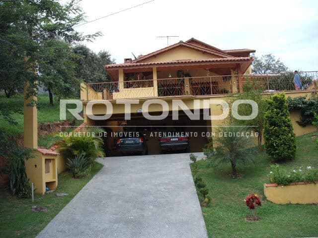 Casa de 315 m² com 4 Dormitórios e Vista Permanente para Área Verde no Tarumã
