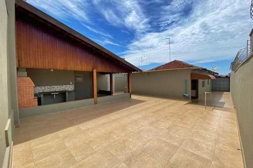 Casa à venda no bairro Baroni em Barretos/SP